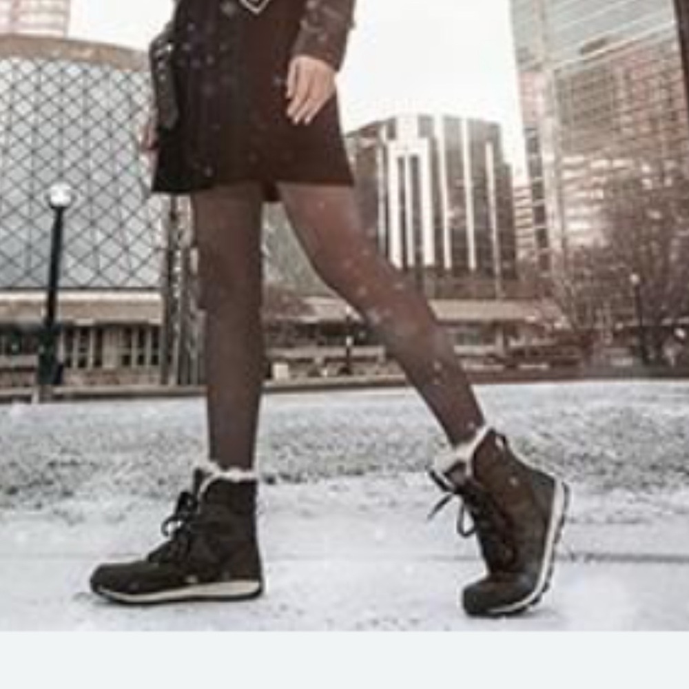 SOREL Women's Whitney Short Winter US  8 Waterproof Snow Boots Black White Fur - Picture 2 of 9